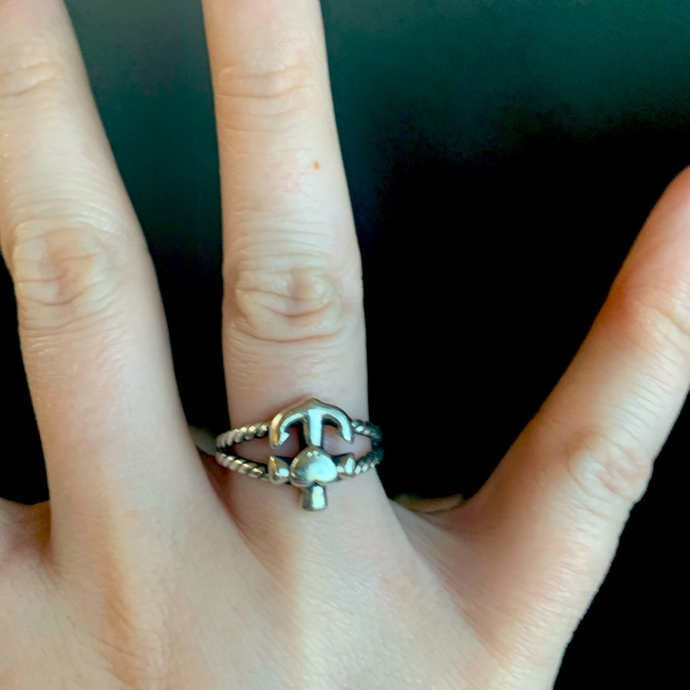 James avery “faith,love, hope” ring! Great condition size 7